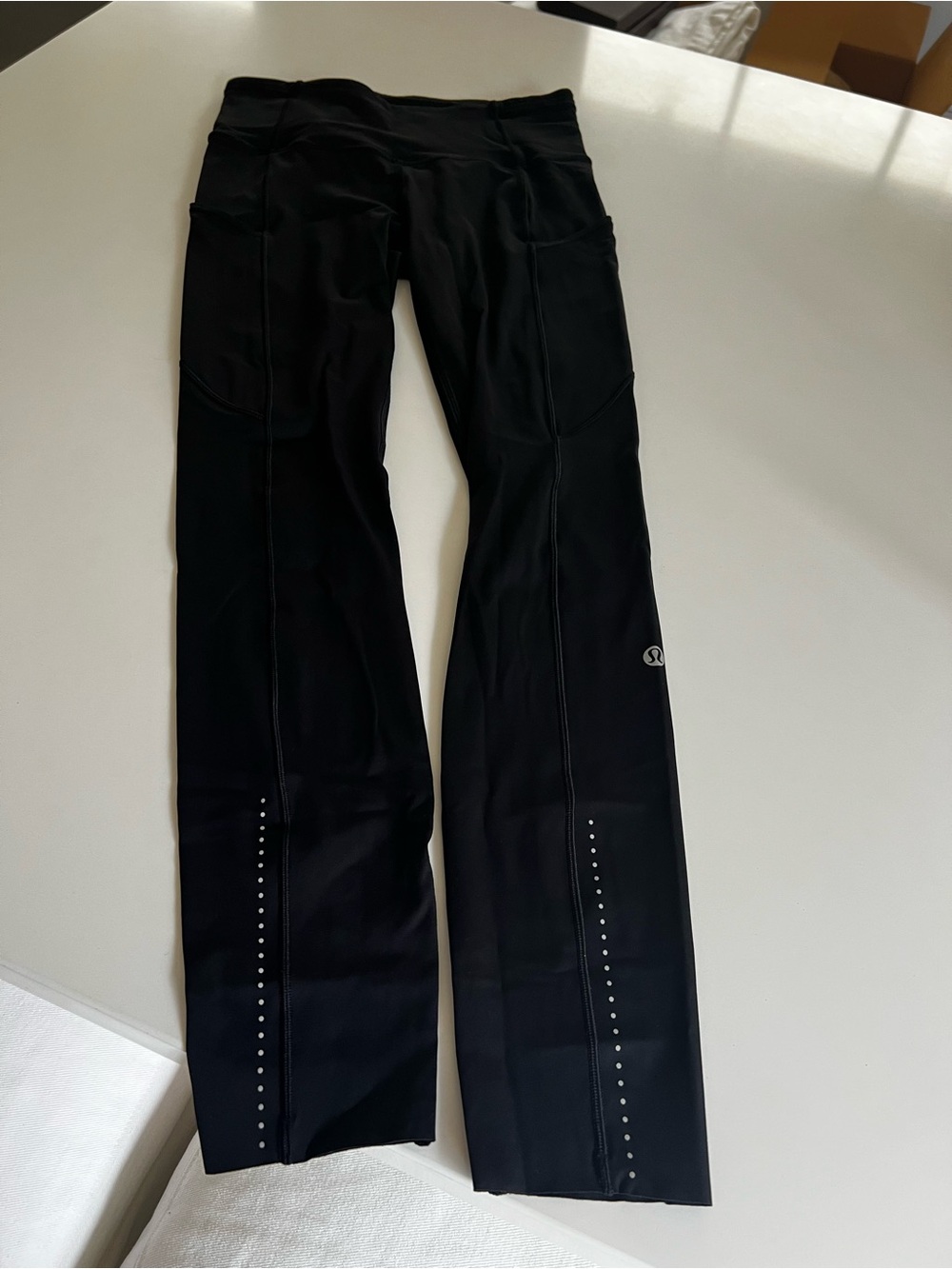lululemon athletica Black Women's Running Leggings with Reflective Dots size 4